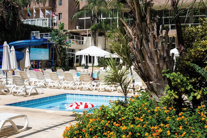 Pool Hotel