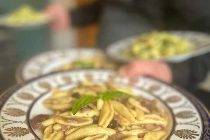Dining 32 of 51