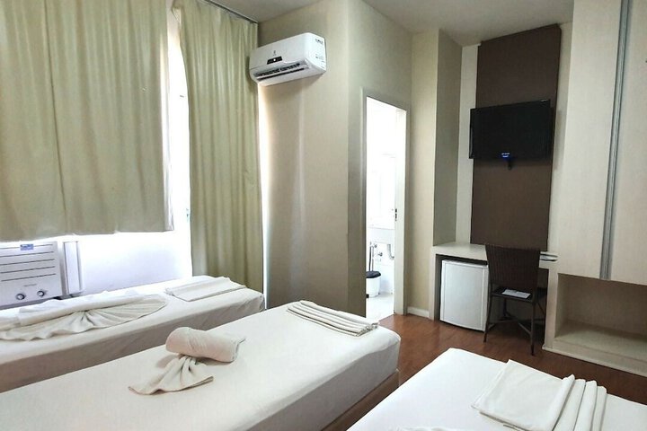 Room 32 of 52