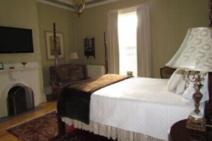 Room 37 of 174