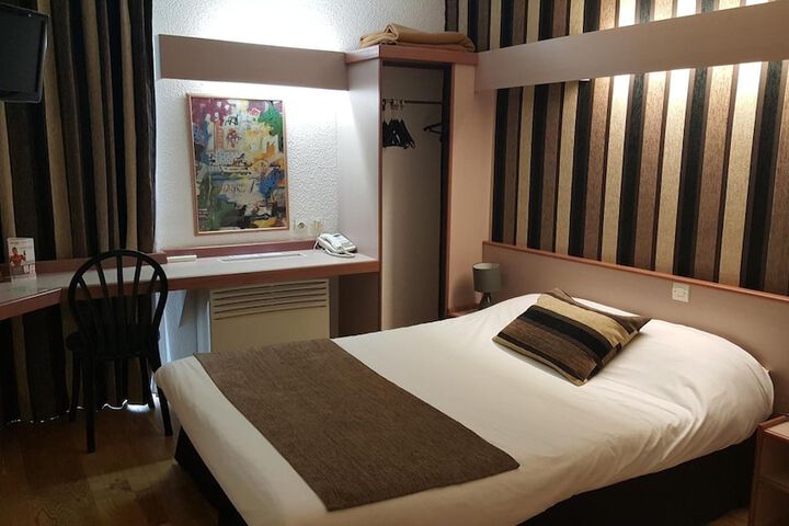 Room 11 of 45
