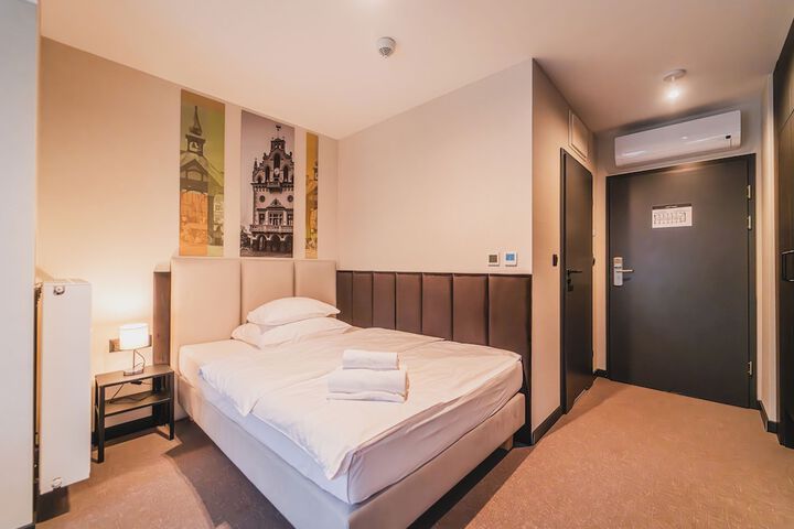 Room 7 of 21