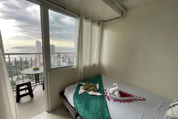 Room 84 of 216