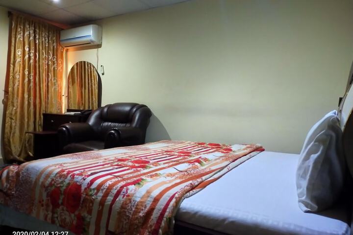 Room 6 of 24