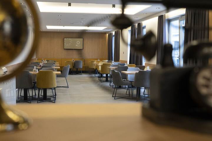 Dining 67 of 75