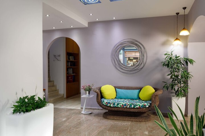 Guest Lobby
