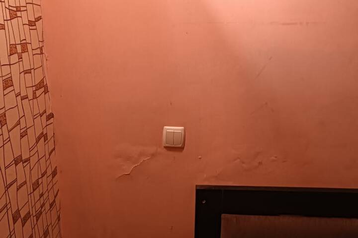 Room 3 of 42
