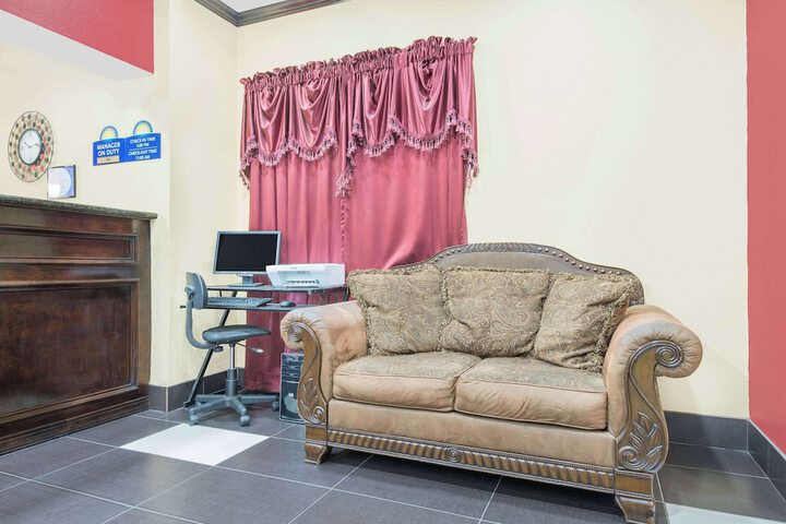 Entrance & Lobby