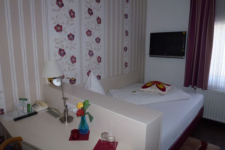 Room 10 of 45