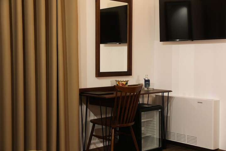 Room 5 of 34