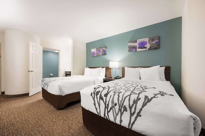 Standard Room, King or Two Doubles (15 of 16)