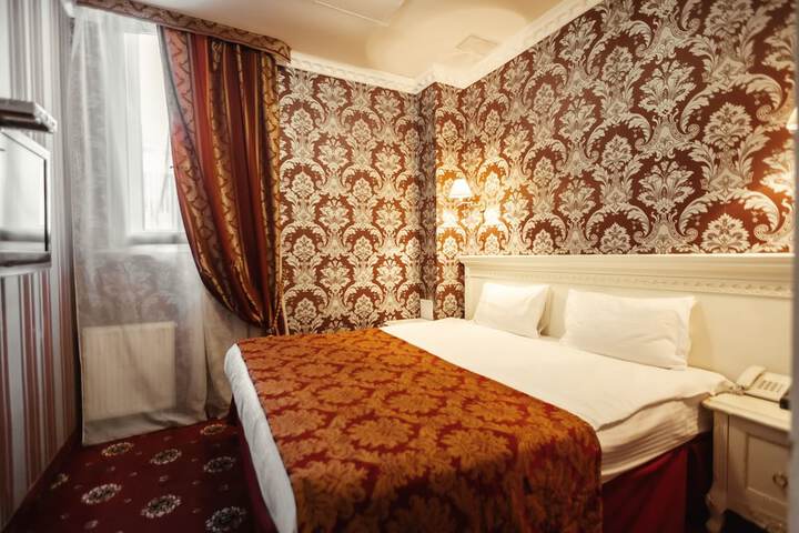 Room 13 of 47