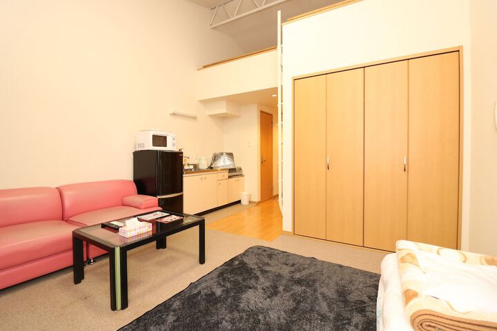 Room 6 of 43