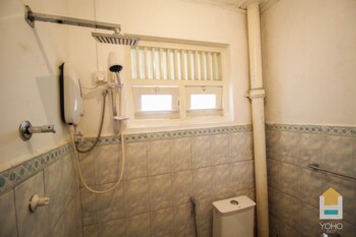 Room 4 of 24