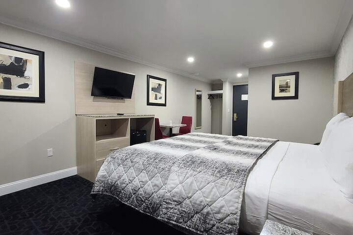 Room 7 of 17