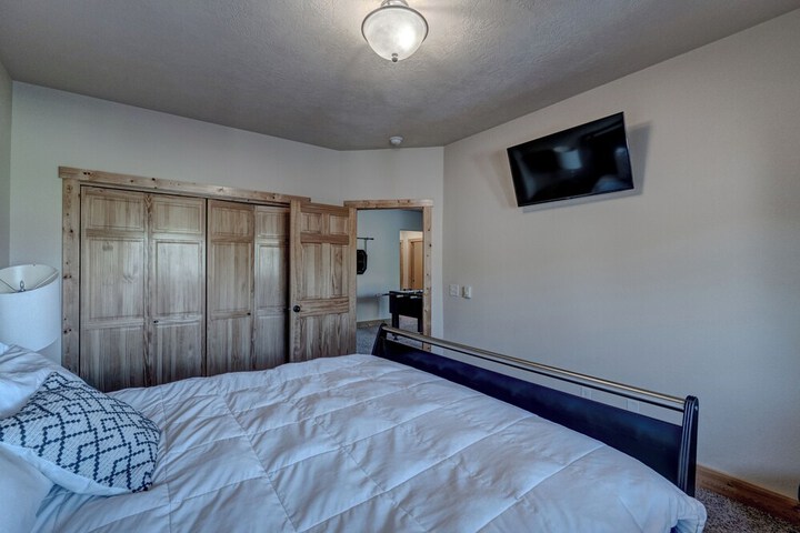Room 11 of 26