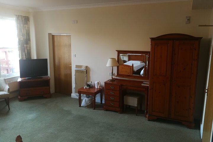 Room 12 of 36
