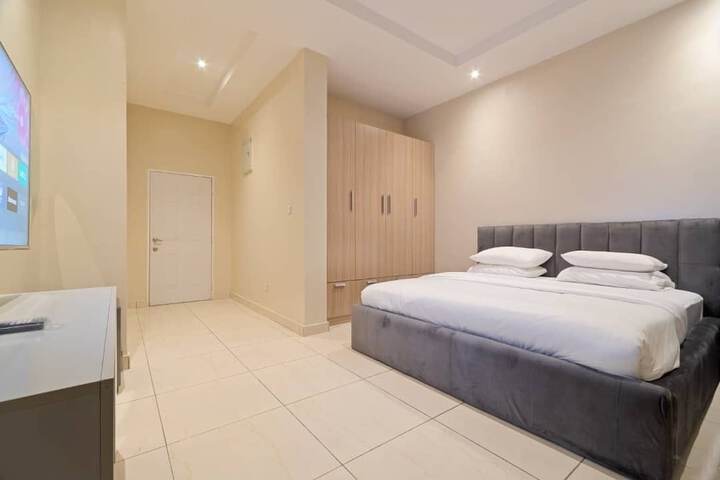 Room 5 of 31