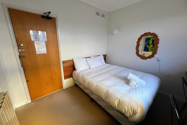 Room 30 of 109