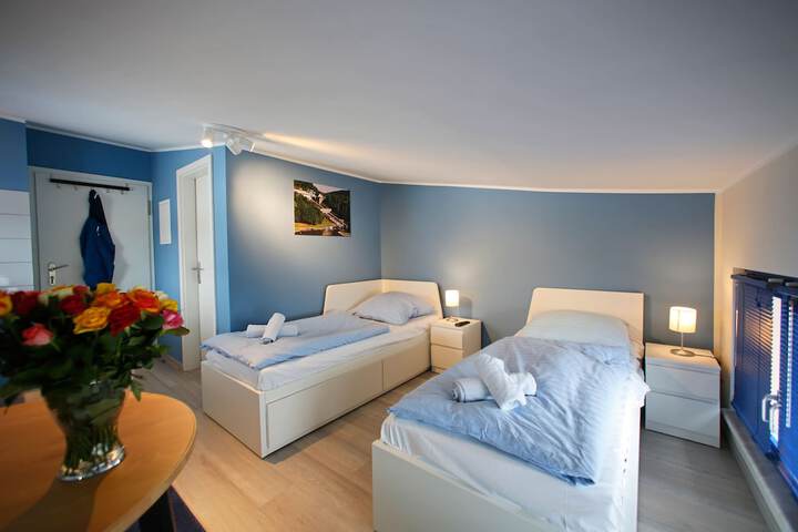 Room 4 of 38