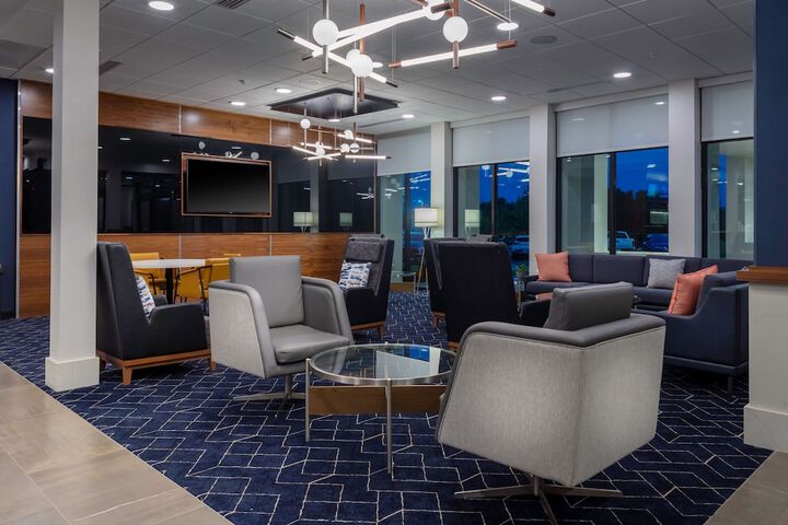 Lobby lounge