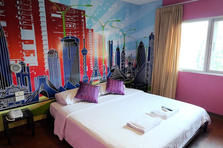 Room 43 of 130