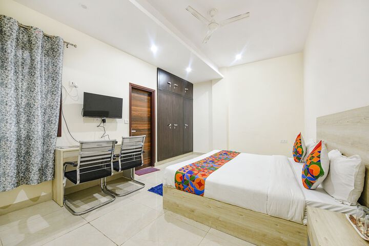 Room 14 of 27