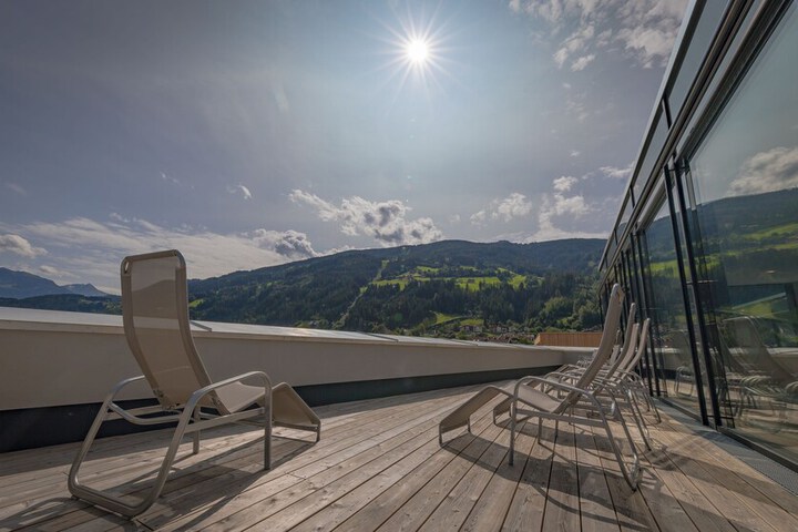 Sundeck 42 of 43