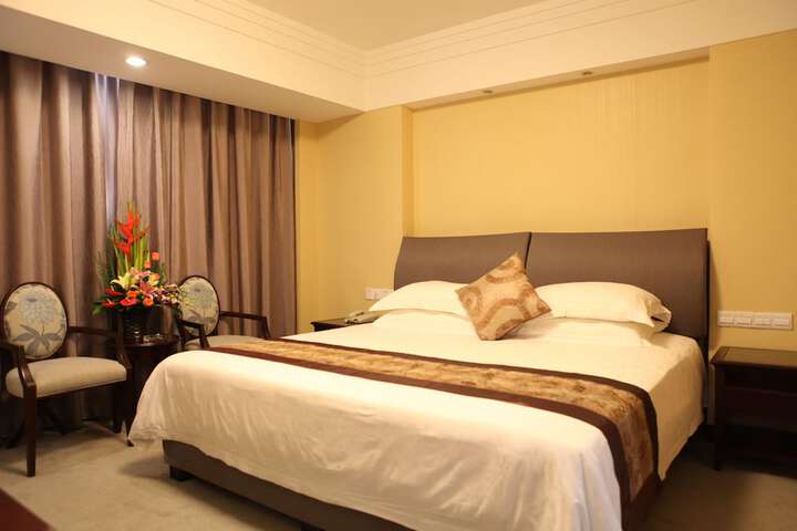 Room 6 of 36