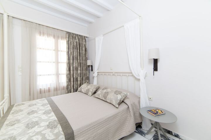 Room 4 of 50