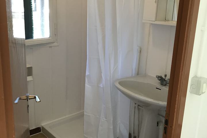 Room 8 of 14