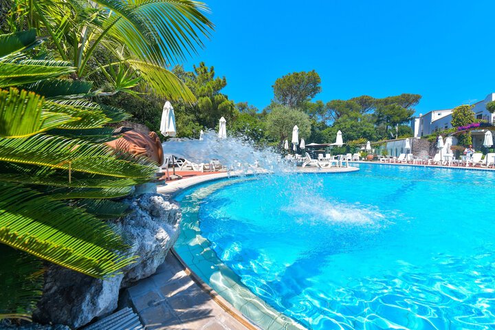 Hotel with Pool