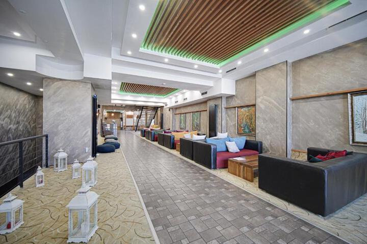 Hotel Interior 4 of 23