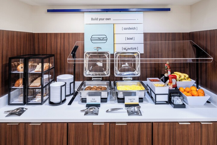 Breakfast/Coffee Service 50 of 73