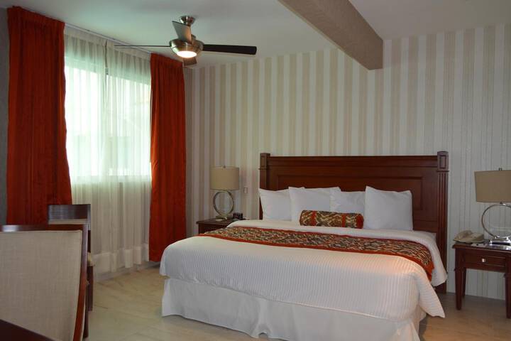 Room 17 of 36