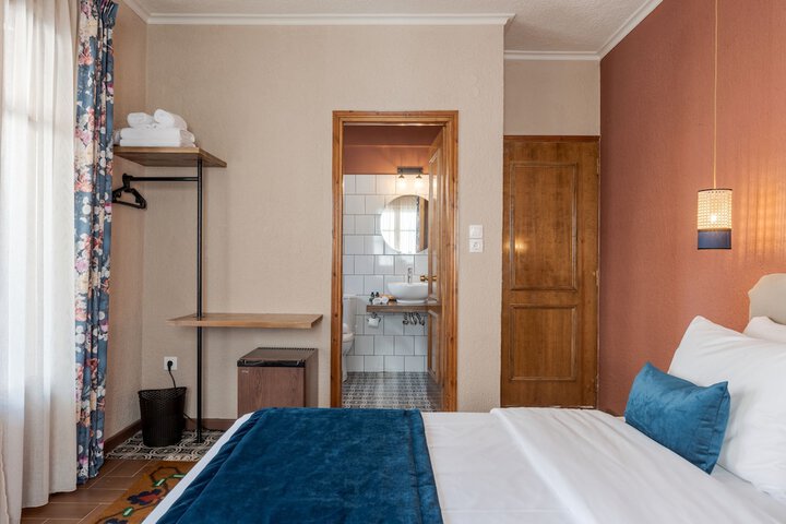 Room 15 of 47