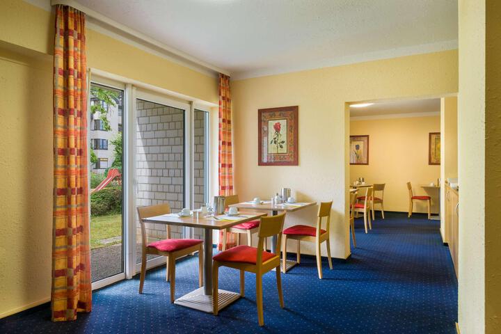 Dining Photos