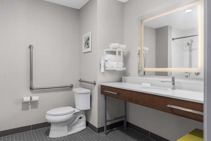 1 King Mobility Hearing Accessible Roll in Shower (11 of 15)
