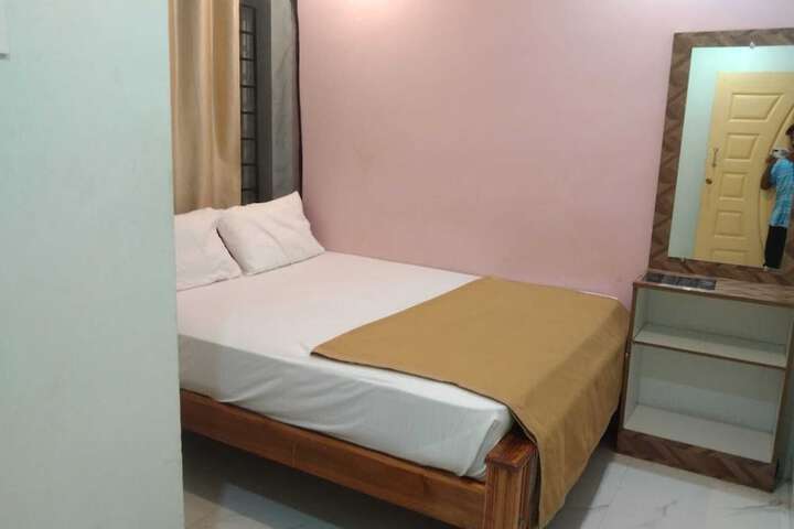 Room 10 of 40