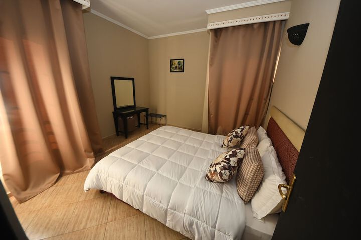 Room 19 of 38