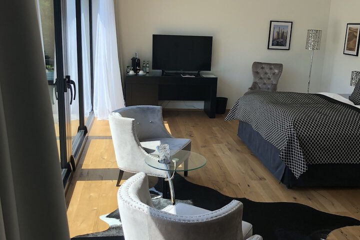 Room 13 of 62
