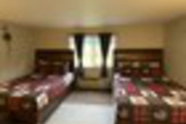 Room 20 of 390