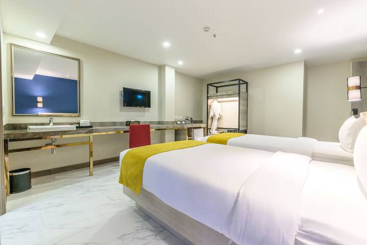 Room 20 of 156