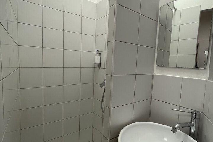 Room 26 of 47