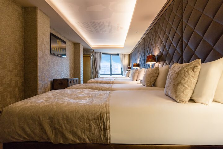 Room 35 of 194