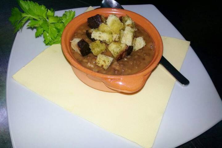 Dining 36 of 61