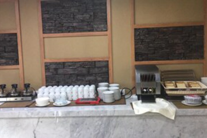 Breakfast/Coffee Service 7 of 32