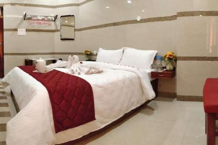 Room 13 of 25