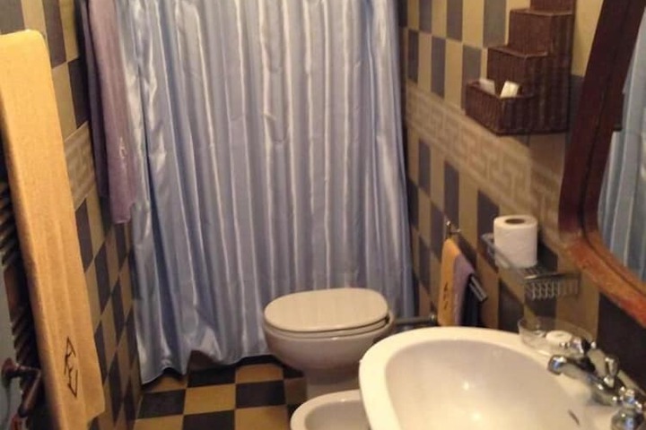 Room 16 of 33