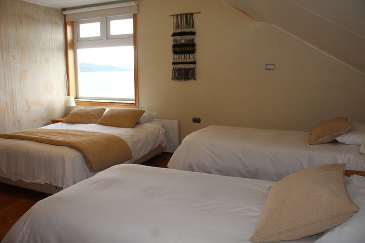 Room 7 of 32